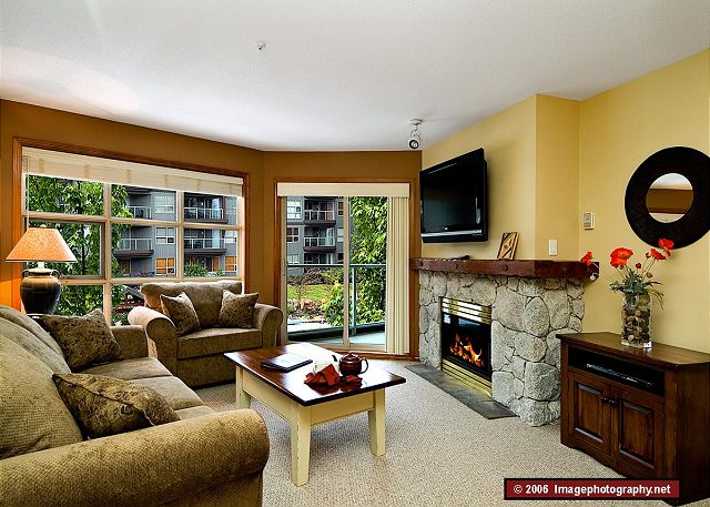 Whistler Aspens on Blackcomb Accommodation 306 Living Room